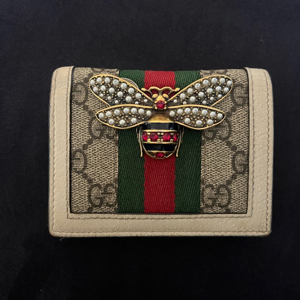 Gucci Cream Leather Folding Wallet